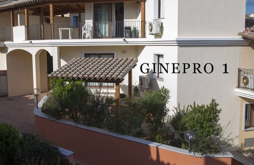 San Pasquale Apartment | Cozy Apartment for 4 with Private Garden & Ocean View