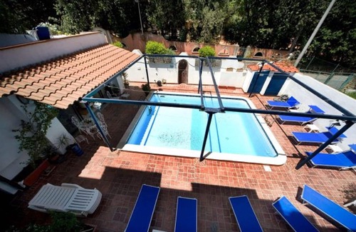 Ischia Porto Apartment | Comfortable Apartment for 4 in Central Ischia Porto