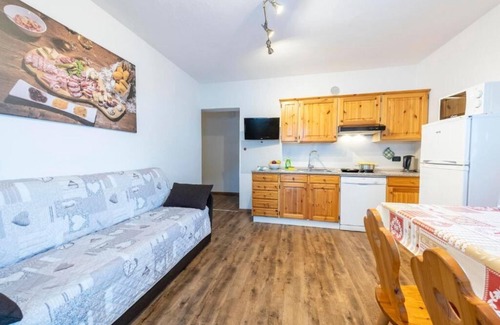 Pera Apartment | Spacious Apartment for 5-7 with Pet-Friendly Amenities