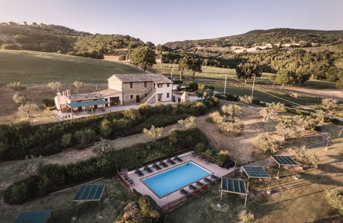 Assisi Apartment | Relaxing Getaway for 5 with Pool in Scenic Countryside