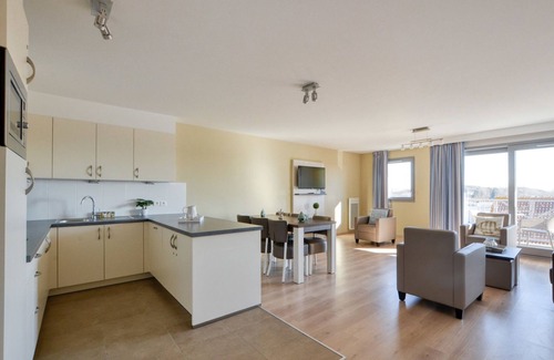 Bray-Dunes House | Spacious Apartment for 6 with Balcony and Family Amenities