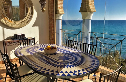 Bahia de Casares Apartment | Spacious Apartment for 8 Guests in Casares with Pool