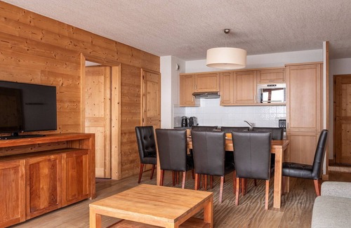 Vallorcine Apartment | Cozy 3-Bedroom Apartment at Dormio Resort Vallorcine