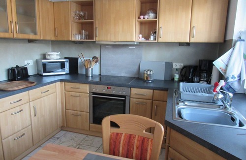 Sundern Apartment | Romantic Apartment for Families with Pool and Lake Views