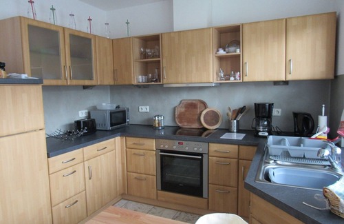 Sundern Apartment | Romantic Apartment for Families with Pool and Lake Views