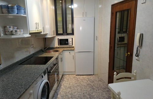 Logrono Condo | Spacious Apartment for Groups in Logroño with Spa Access