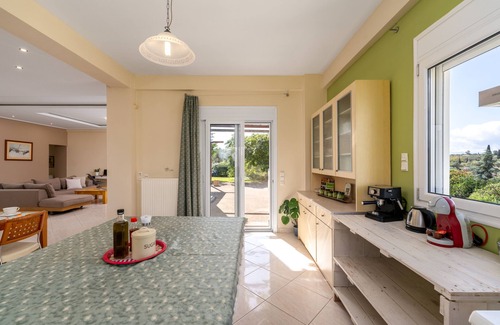 Piperitsa Apartment | Cozy Apartment for Families and Nomads by the Ocean