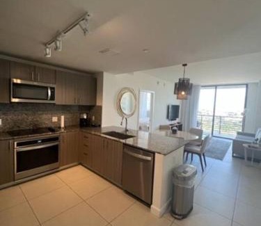 Doral Apartment | Stylish 2 Bed Apartment in Vibrant Downtown Doral