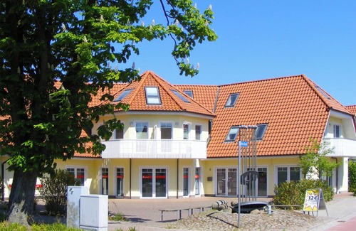 Ostseebad Prerow Apartment | Central Vacation Apartment with Balcony & Ocean View