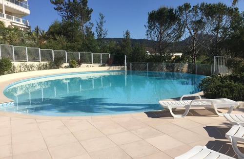 Mandelieu-La-Napoule Apartment | Guest Rated 10/10: Apartment Mandelieu GOLF with Ocean View