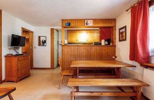 Pralognan-la-Vanoise Apartment | Apartment 'La Bévéria 5' with Private Terrace and Shared Garden