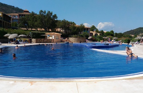 Les Issambres Apartment | Oceanfront Apartment for 4 with Top Guest Ratings
