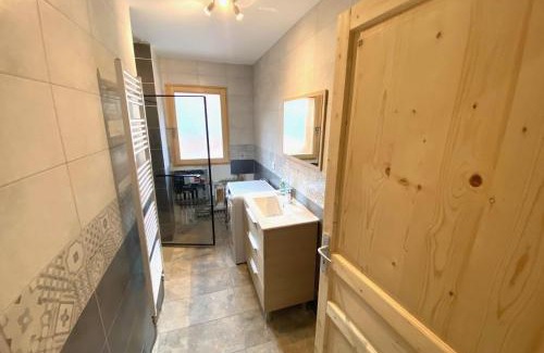 Saint-Jean-de-Maurienne Apartment | Spacious Apartment for 4-6 with Terrace in St-Jean-de-Mne