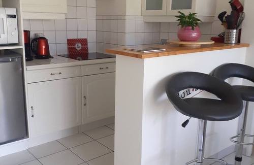 Saint-Quay-Portrieux Apartment | Cozy Ground Floor Apartment with Ocean View & Secure Parking