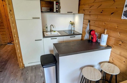 Saint-Jean-d'Arves Apartment | Cozy Apartment Near Ski Slopes with Pool and Kitchen