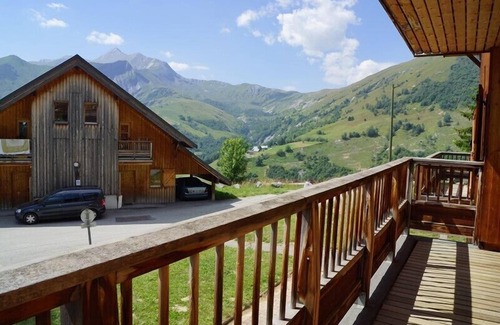 Saint-Jean-d'Arves Apartment | Cozy Apartment Near Ski Slopes with Pool and Kitchen