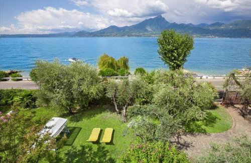 Frader Apartment | Scenic Apartment Frader Otto with Lake View - 4 Star Stay