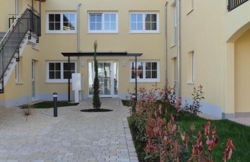 Rust Apartment | Stylish Apartment Frank: Guest Rated 9.6/10, Family-Friendly