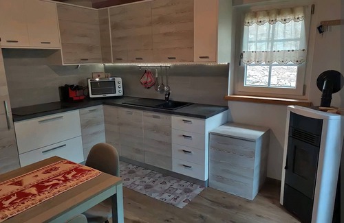Formazza Apartment | Scenic Fuchs Haus: Mountain View Retreat with Spa & Breakfast