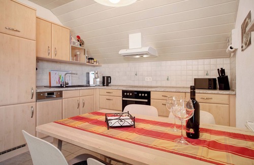 Tettnang Apartment | Apartment 'Fuchs' with Shared Pool, Wi-Fi and Air Conditioning