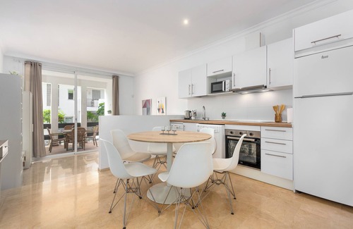 Castillo de Sabinillas Apartment | Relaxing Apartment 'Fuente De La Duquesa' with Ocean View