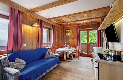 Chifa Apartment | Apartment 'Galtinerhof Almstadel' with Mountain View, Shared Terrace and Wi-Fi