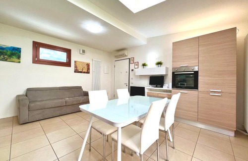 Arco Apartment | Elegant Apartment GardaBeBo: Oceanfront Oasis with Spa