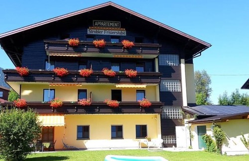 Strobl Apartment | Garden View Apartment at House Roland - Perfect for Families