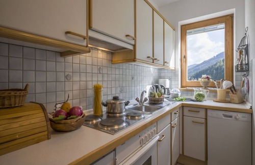 Gerlos House | Cozy Garden View Apartment for Up to 4 Guests