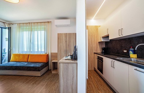 Schenna Apartment | Cozy Apartment "Gartenheim Josef" with Pool & Mountain Views