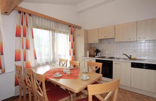 Kapfing Apartment | Comfortable Stay at Apartment Gasteighof-1 with Family Amenities