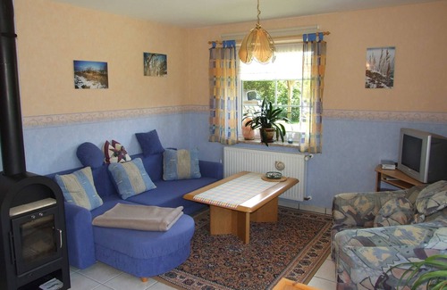 Winnemark Apartment | Gawrisch Apartment: Pet-Friendly Retreat with Ocean Views
