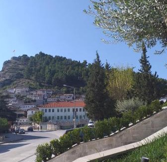 Berat Apartment | Discover Apartment Geart: Pet Friendly with Ocean Views