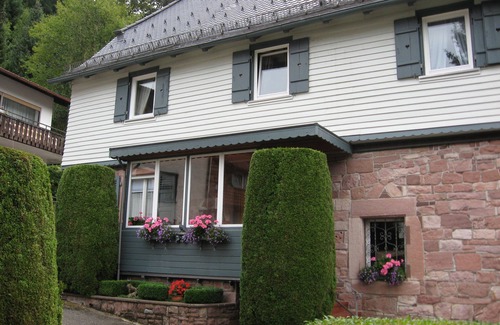 Bad Herrenalb Apartment | Convenient Apartment Gelber Salon with Wi-Fi Near City Center
