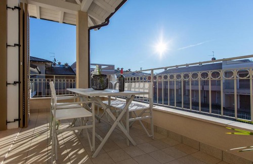 Cavalcaselle Apartment | Discover Apartment Giulia: 4-Star Retreat with Pool Access