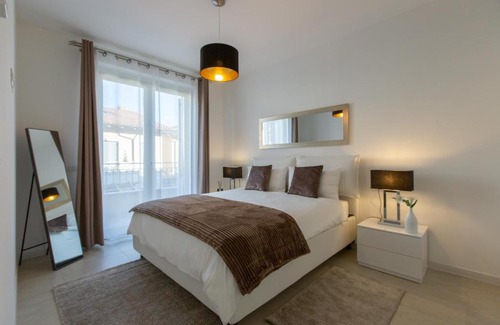 Cavalcaselle Apartment | Discover Apartment Giulia: 4-Star Retreat with Pool Access