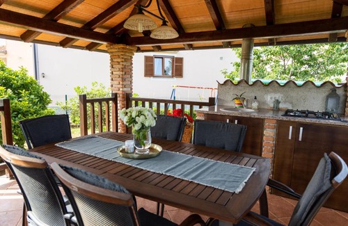 Vrvari Apartment | Impeccable Apartment Gianni: Family-Friendly with Kitchen