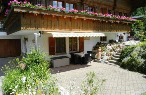 Zweisimmen Apartment | Child-Friendly Apartment Giferblick with 9.2/10 Rating