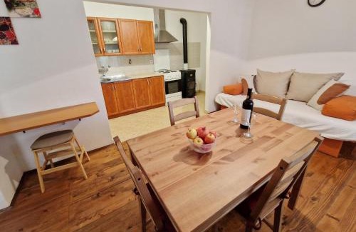 Golas Apartment | Pet-Friendly Apartment Gina: Guest Rated 9.6/10