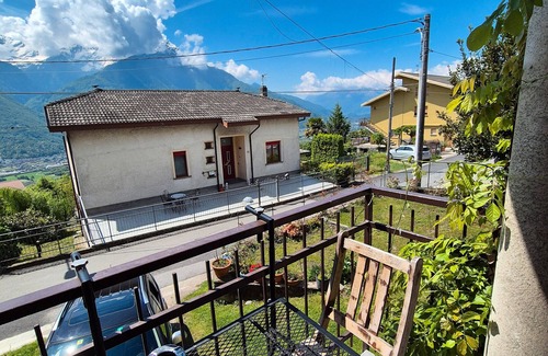 Cino Apartment | Apartment 'Girasole' with Mountain View, Private Garden and Wi-Fi