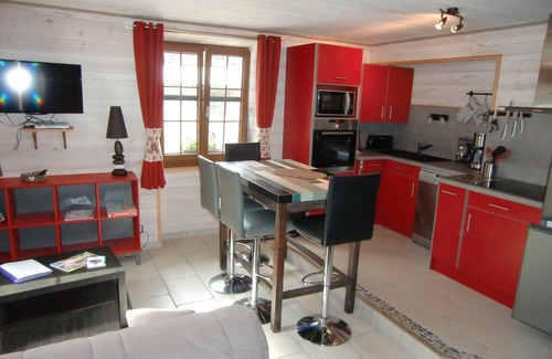 Termignon Apartment | Apartment 'Gîte Val-cenisnLa Gelinotte Cosy' with Wi-Fi