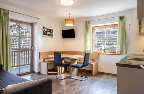 Cornedo All'isarco Apartment | Cozy Apartment "Gojer Sauvignon" with Garden & Mountain Views
