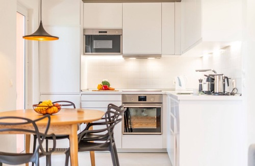 Charneca de Caparica e Sobreda Apartment | Exceptional Aroeira Golf II Retreat with Spa & Family Amenities