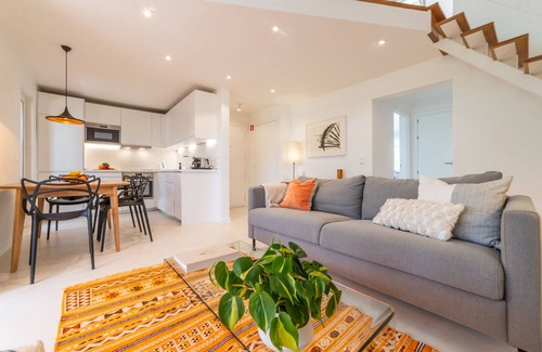 Charneca de Caparica e Sobreda Apartment | Exceptional Aroeira Golf II Retreat with Spa & Family Amenities