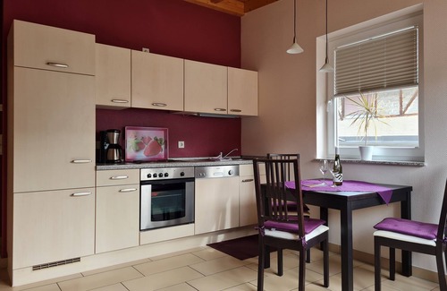 Punderich Apartment | Experience Goldlay Apartment: Relaxing Winery Getaway