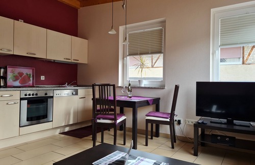 Punderich Apartment | Experience Goldlay Apartment: Relaxing Winery Getaway