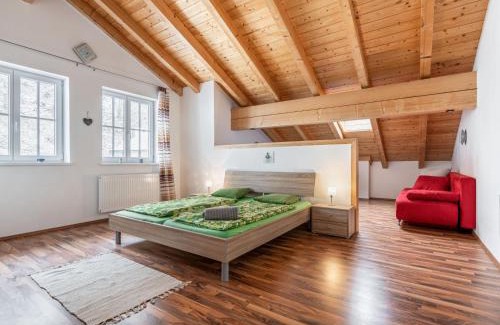 Goldegg Apartment | Family-Friendly Apartment Achtalgut-2 with Great Reviews