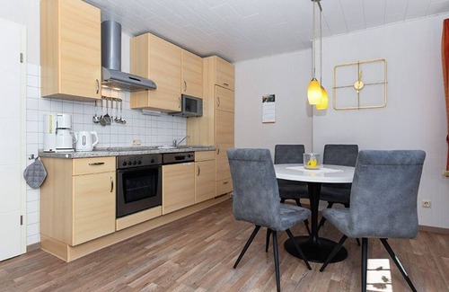 Werdum Apartment | Discover Apartment Granat: Perfect Family Stay Near Castle