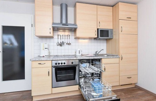 Werdum Apartment | Discover Apartment Granat: Perfect Family Stay Near Castle