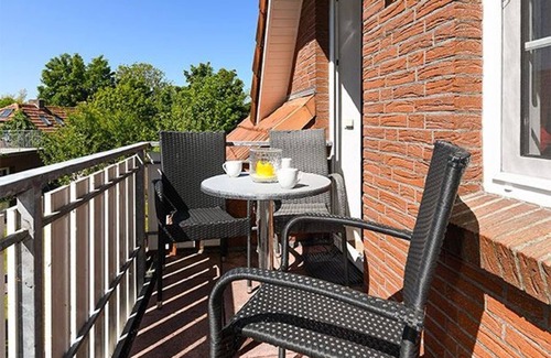 Werdum Apartment | Discover Apartment Granat: Perfect Family Stay Near Castle